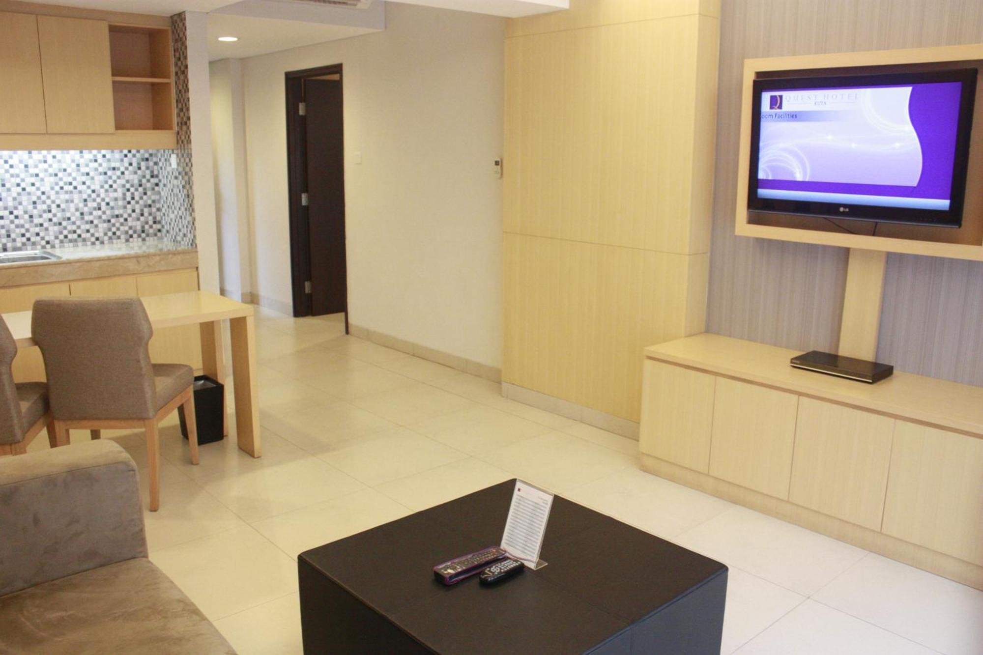 Quest Hotel Kuta By Aston Extérieur photo