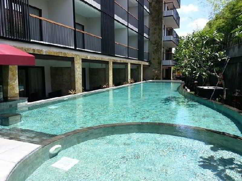 Quest Hotel Kuta By Aston Extérieur photo
