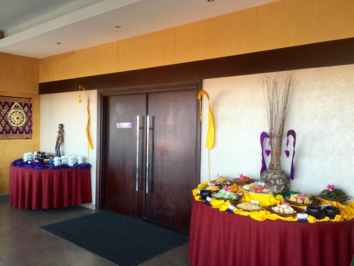 Quest Hotel Kuta By Aston Extérieur photo