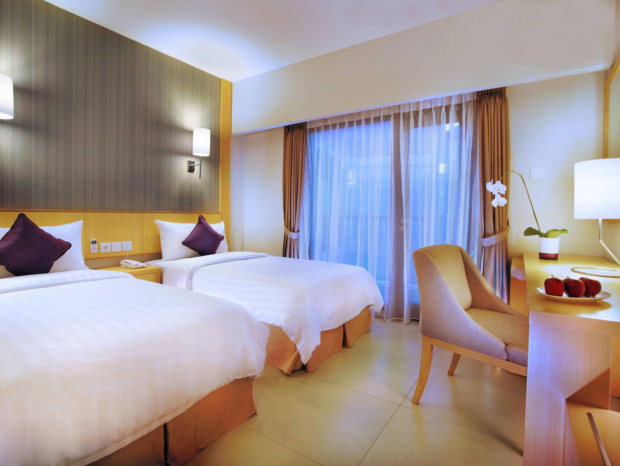 Quest Hotel Kuta By Aston Extérieur photo