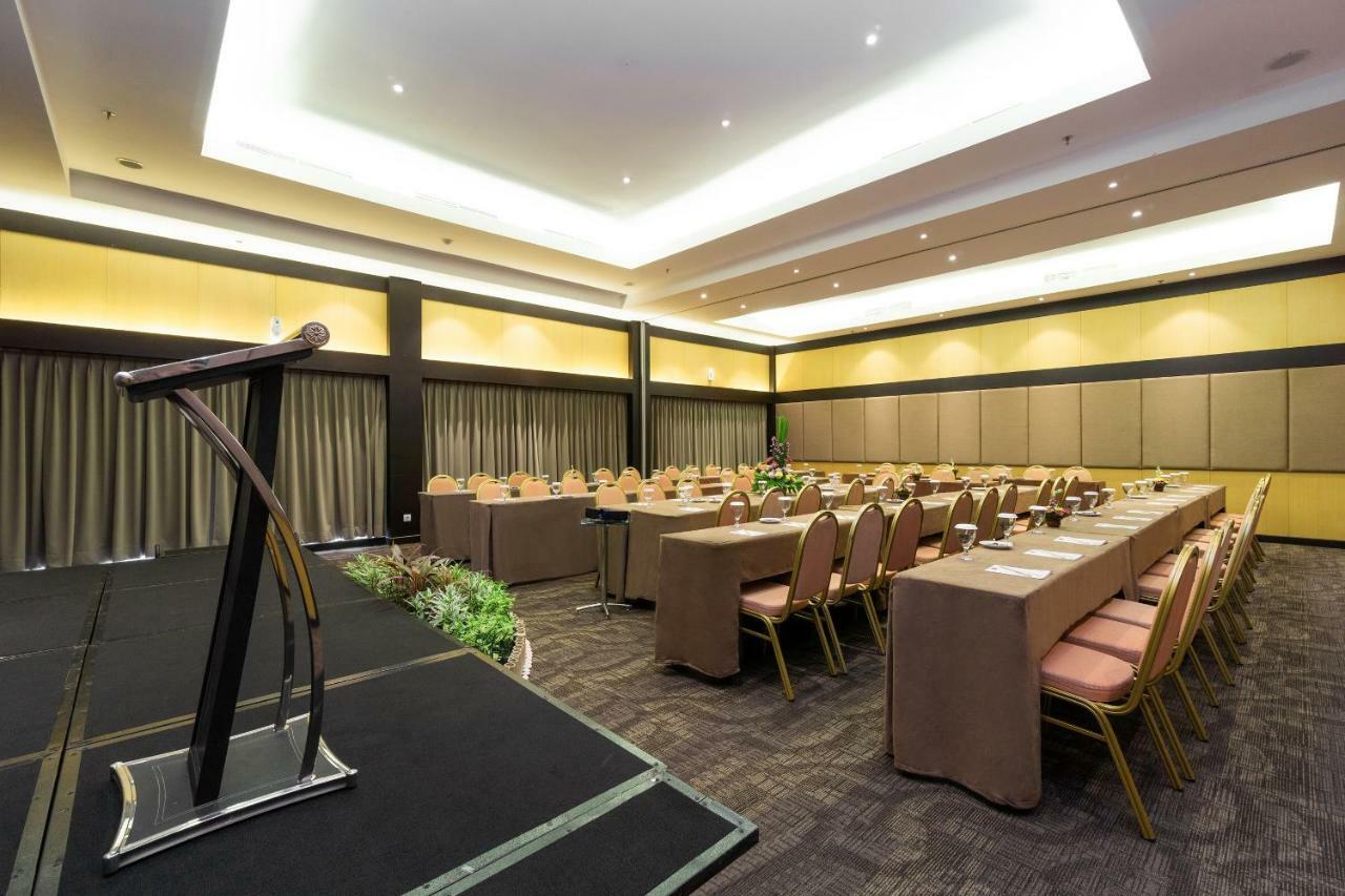 Quest Hotel Kuta By Aston Extérieur photo