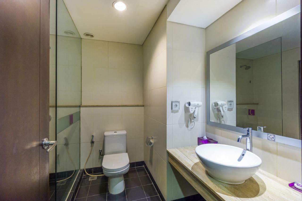 Quest Hotel Kuta By Aston Extérieur photo